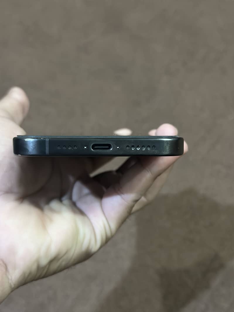 Apple iPhone 15 Pro Max 1