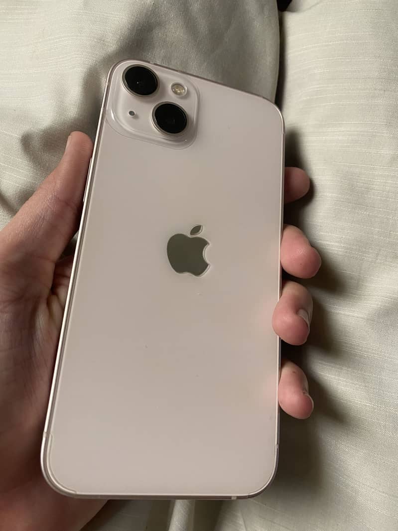 Apple iPhone 13 4