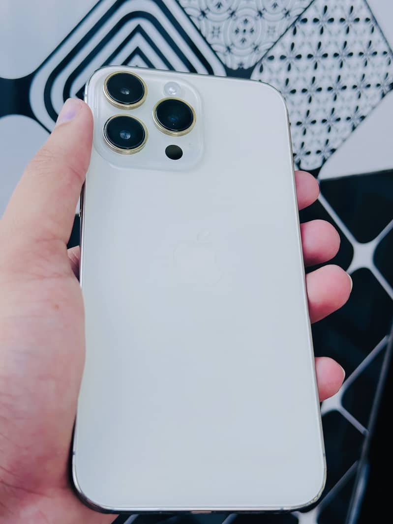 Apple iPhone 14 Pro Max 0