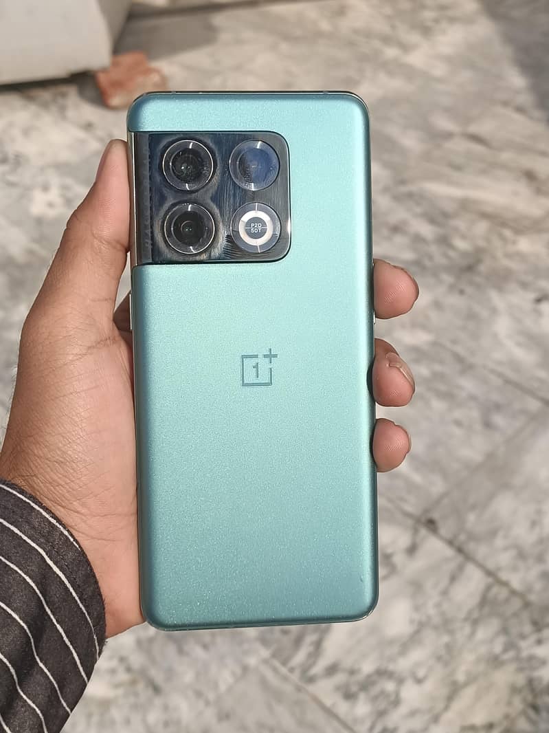 One Plus 10 Pro 1