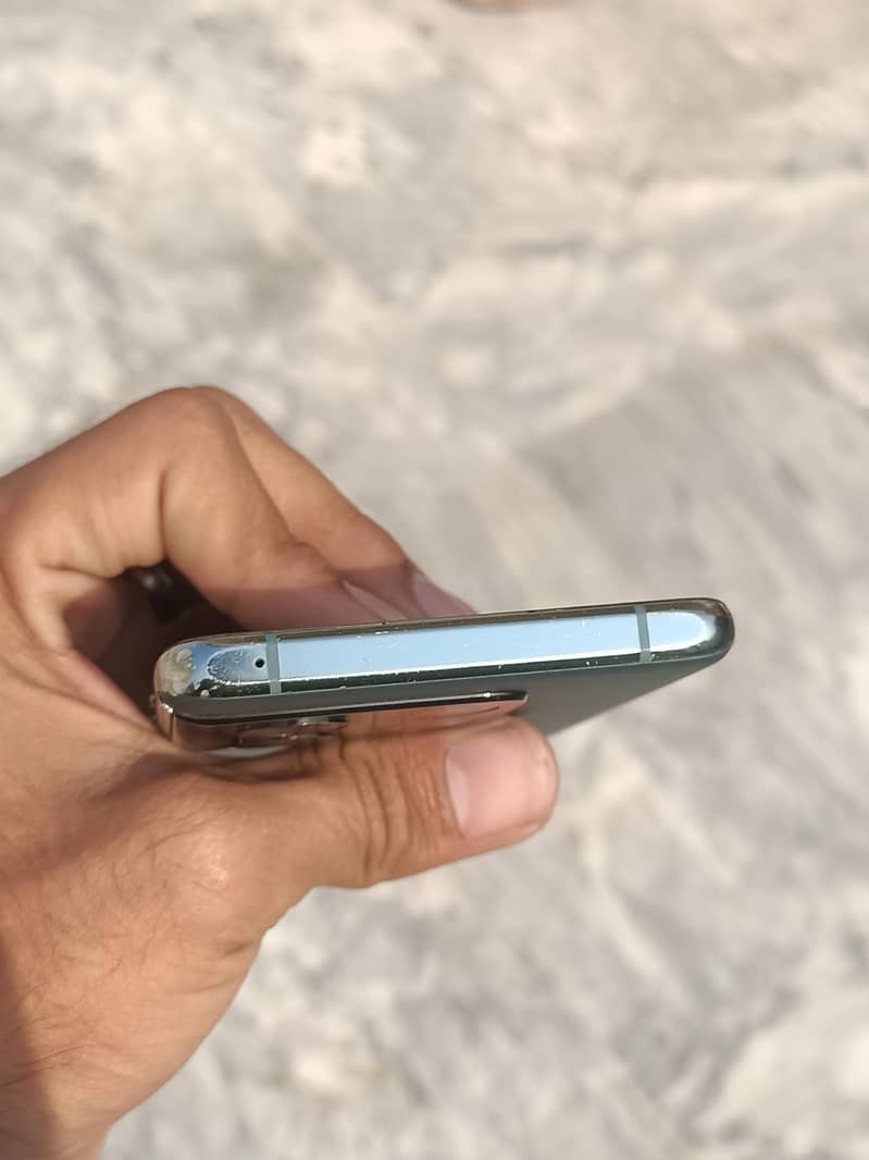 One Plus 10 Pro 6