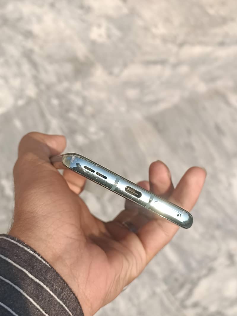 One Plus 10 Pro 7