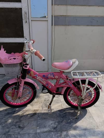 girls cycle