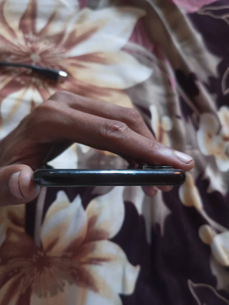 Apple iPhone XS Max 3