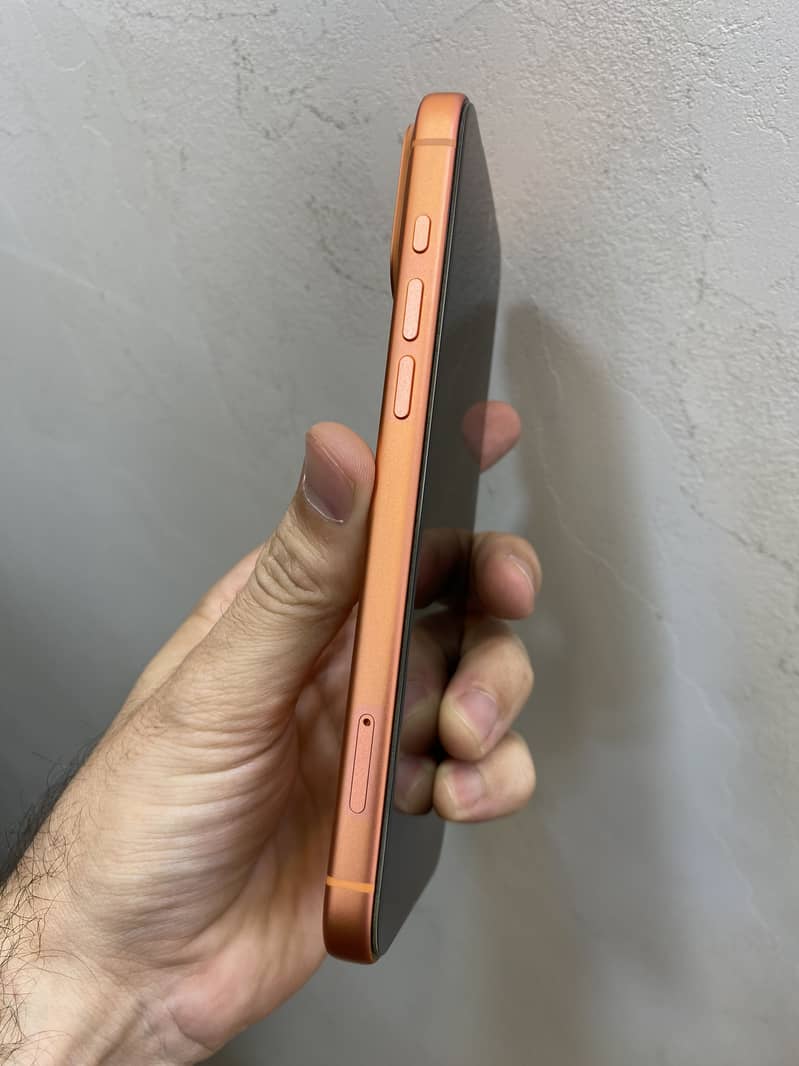Apple iPhone 17 Pro Max 4