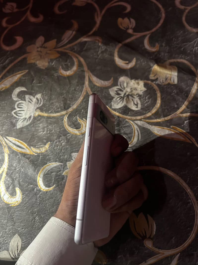Google Pixel 6a 5