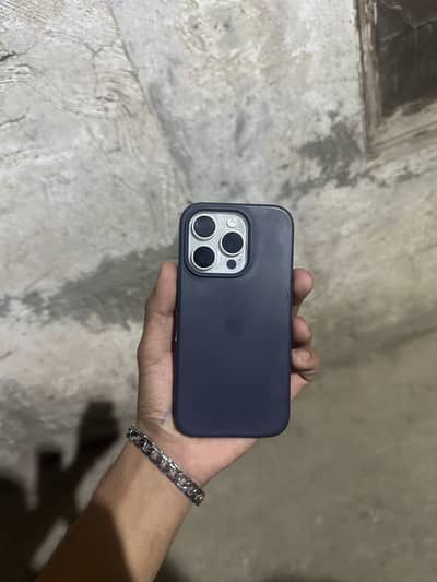 iPhone 15 Pro White Titanium Urgent Sale