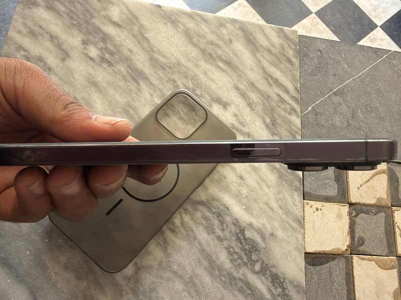 Apple iPhone 14 Pro Max FU 3