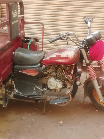 Loder rickshaw all oky ha koi malsa Nahi ha 2017 model ha