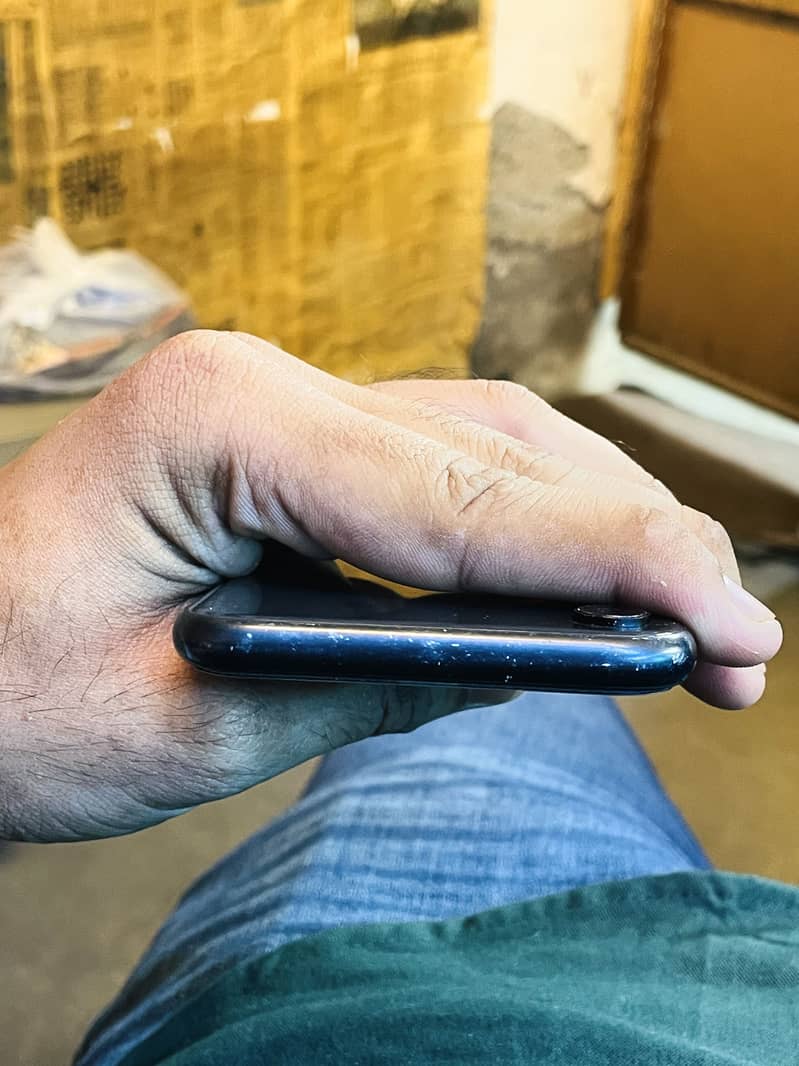 Apple iPhone XR 1