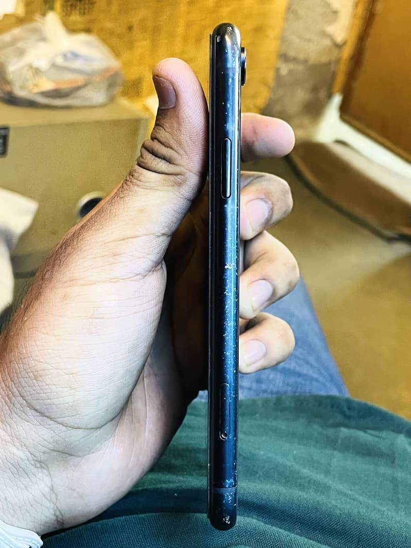 Apple iPhone XR 4