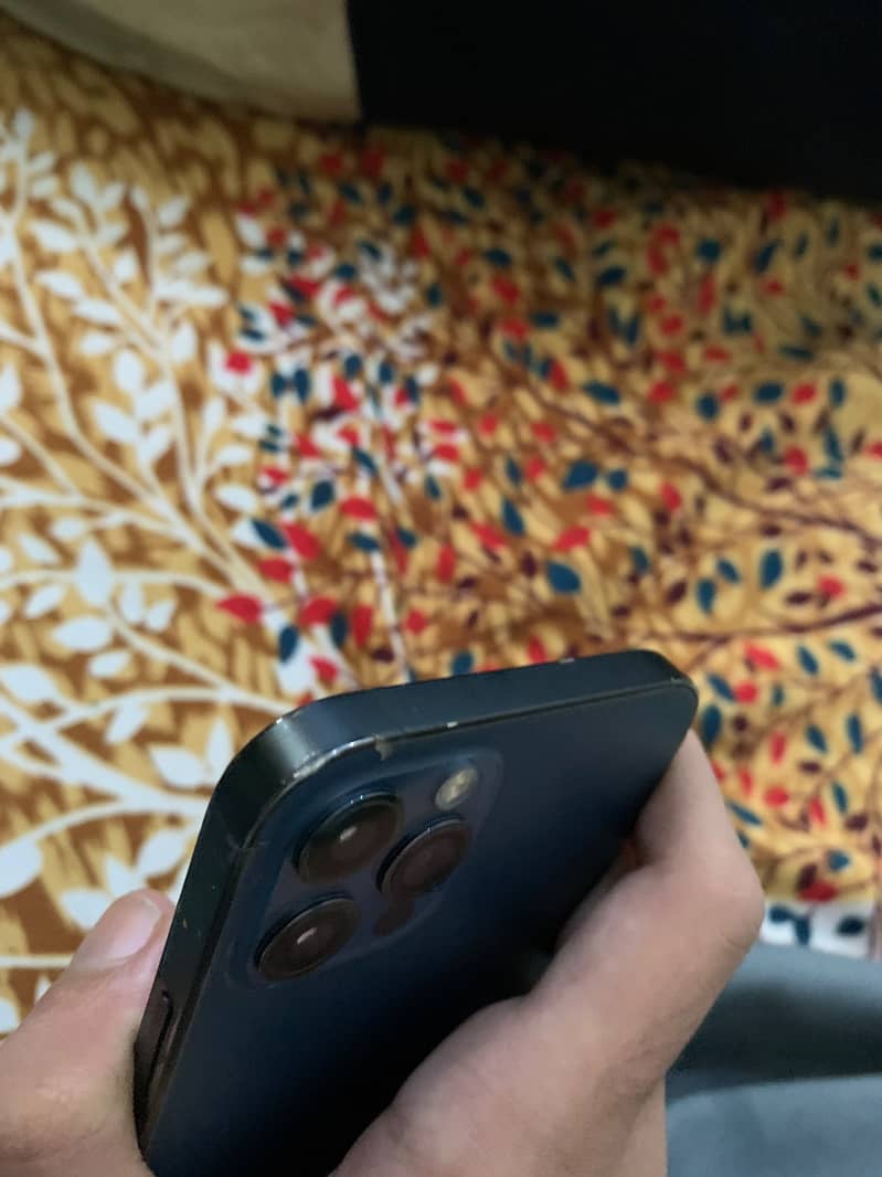 Apple iPhone 12 Pro 2