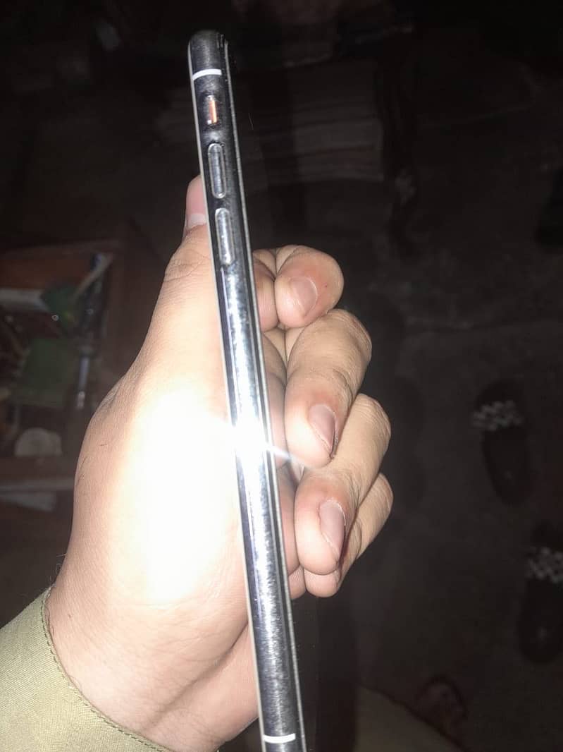 Apple iPhone XS Max 0
