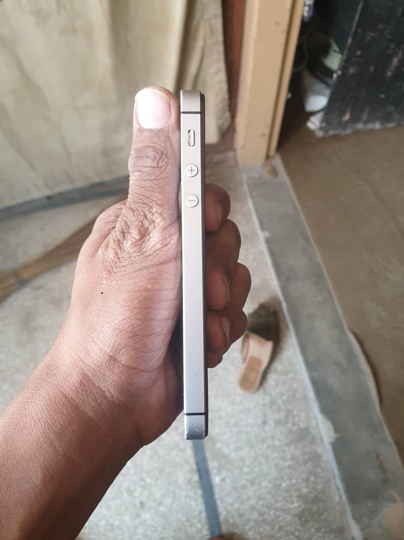 Apple iPhone 5s 3