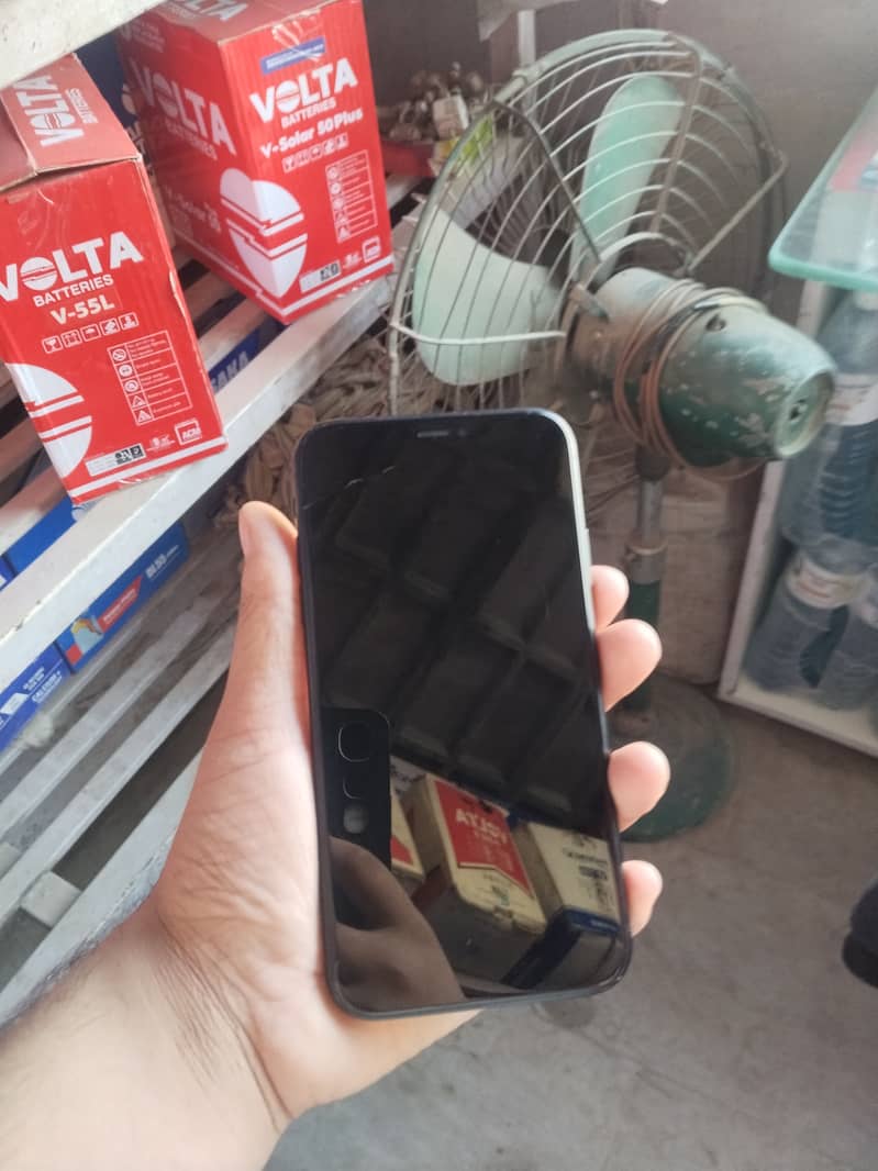 Apple iPhone XR 3
