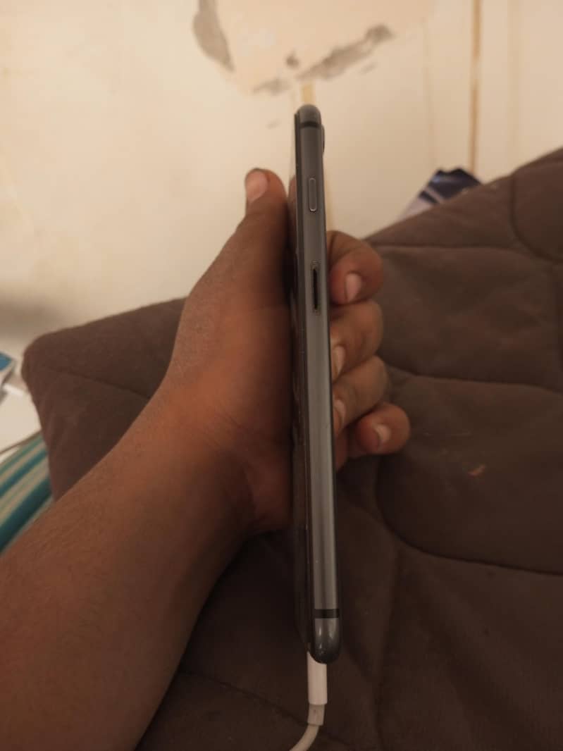 Apple iPhone 8 Plus 2
