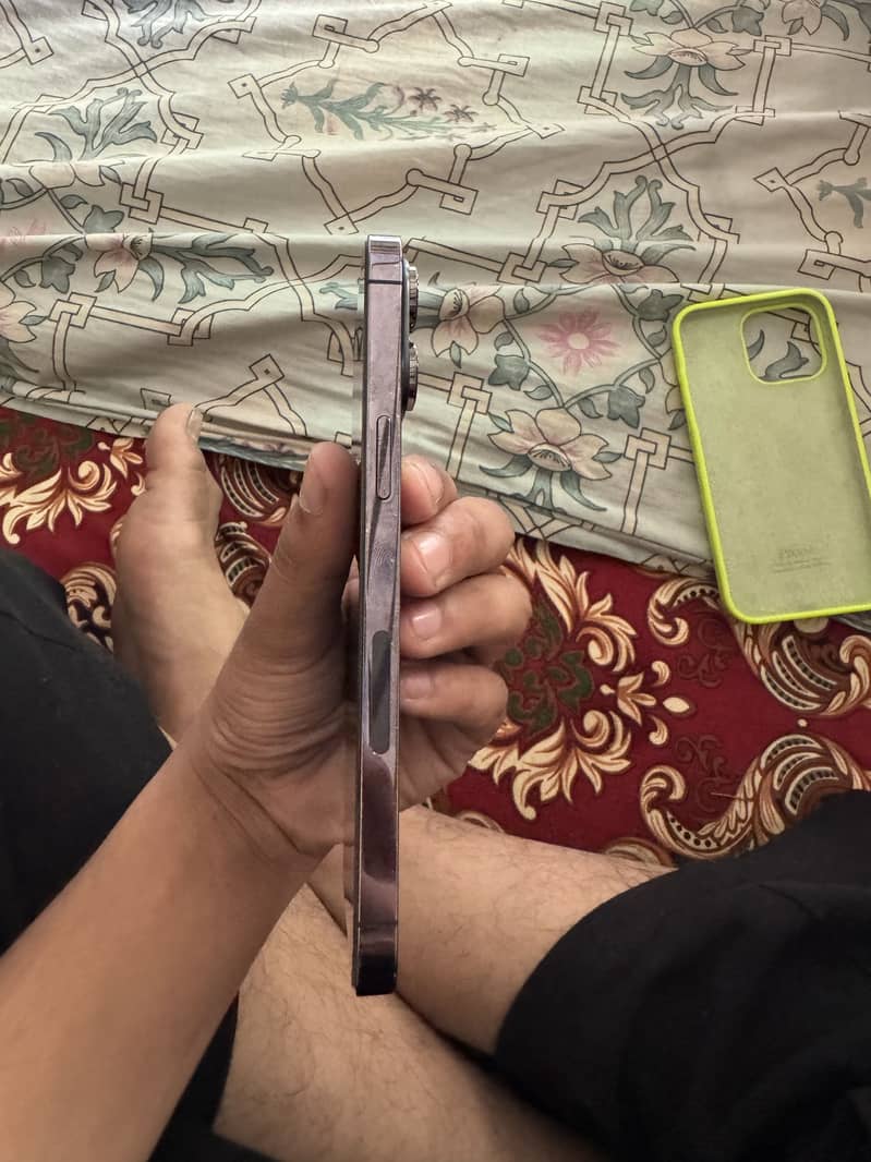 Apple iPhone 14 Pro Max 3