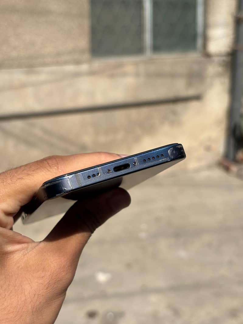 Apple iPhone 12 5