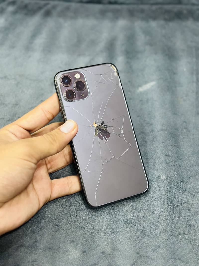 Apple iPhone 11 Pro 1