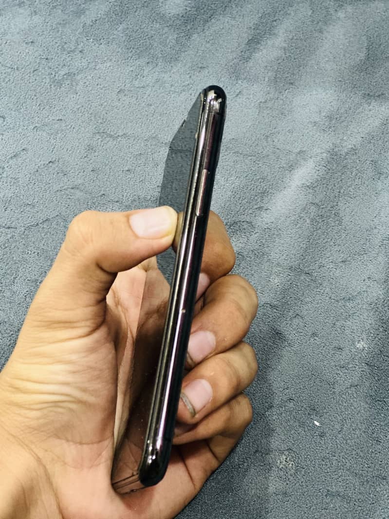 Apple iPhone 11 Pro 3