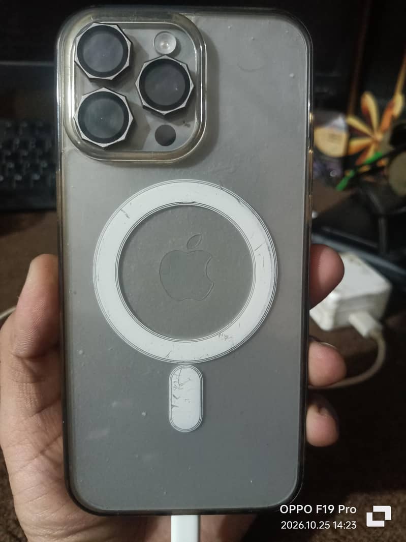 Apple iPhone 15 Pro Max 1