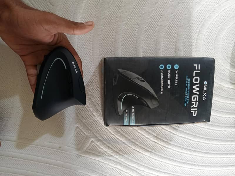 omexa flowgrip vertical mouse / wireless mouse/ 7