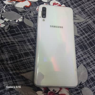 Samsung Mobile A70