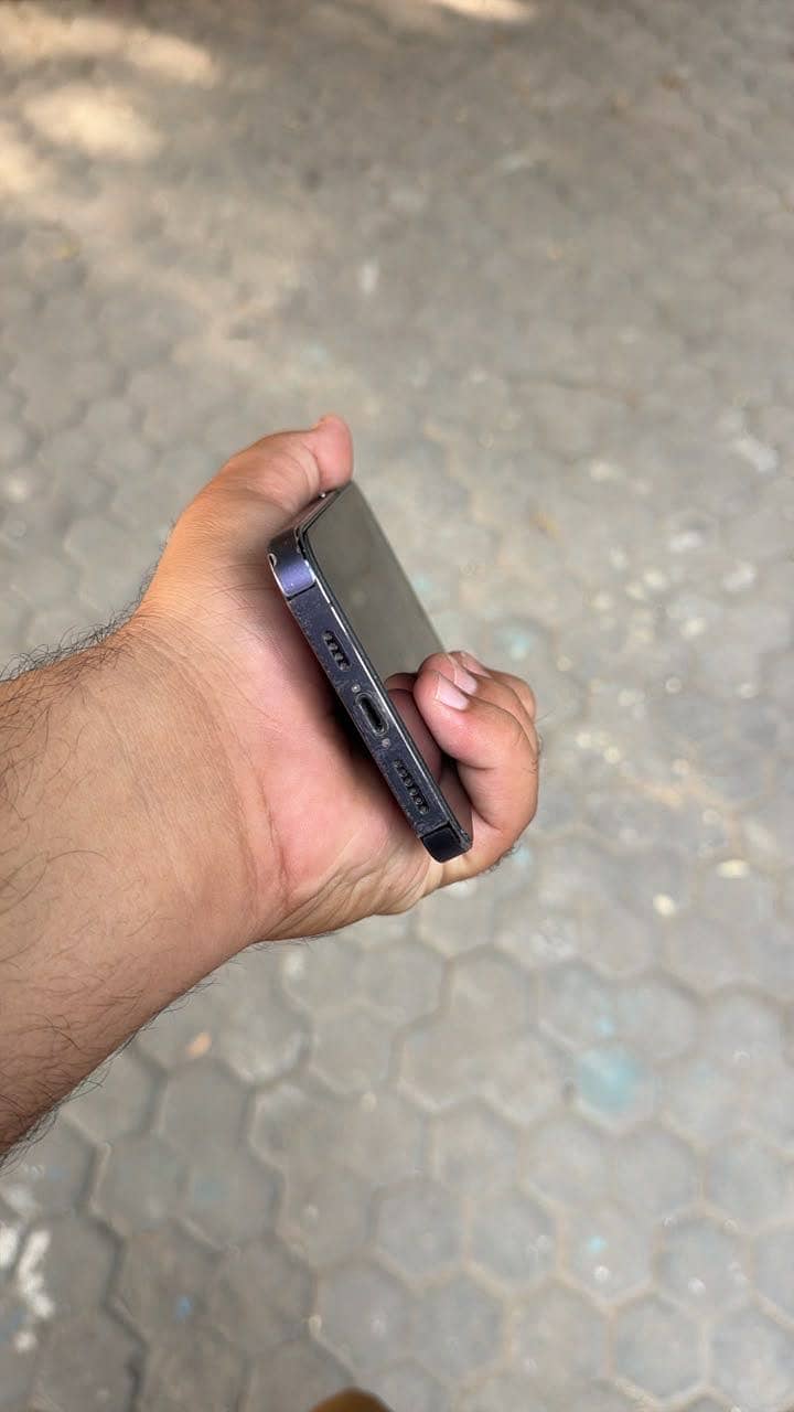 Apple iPhone 14 Pro Max 1