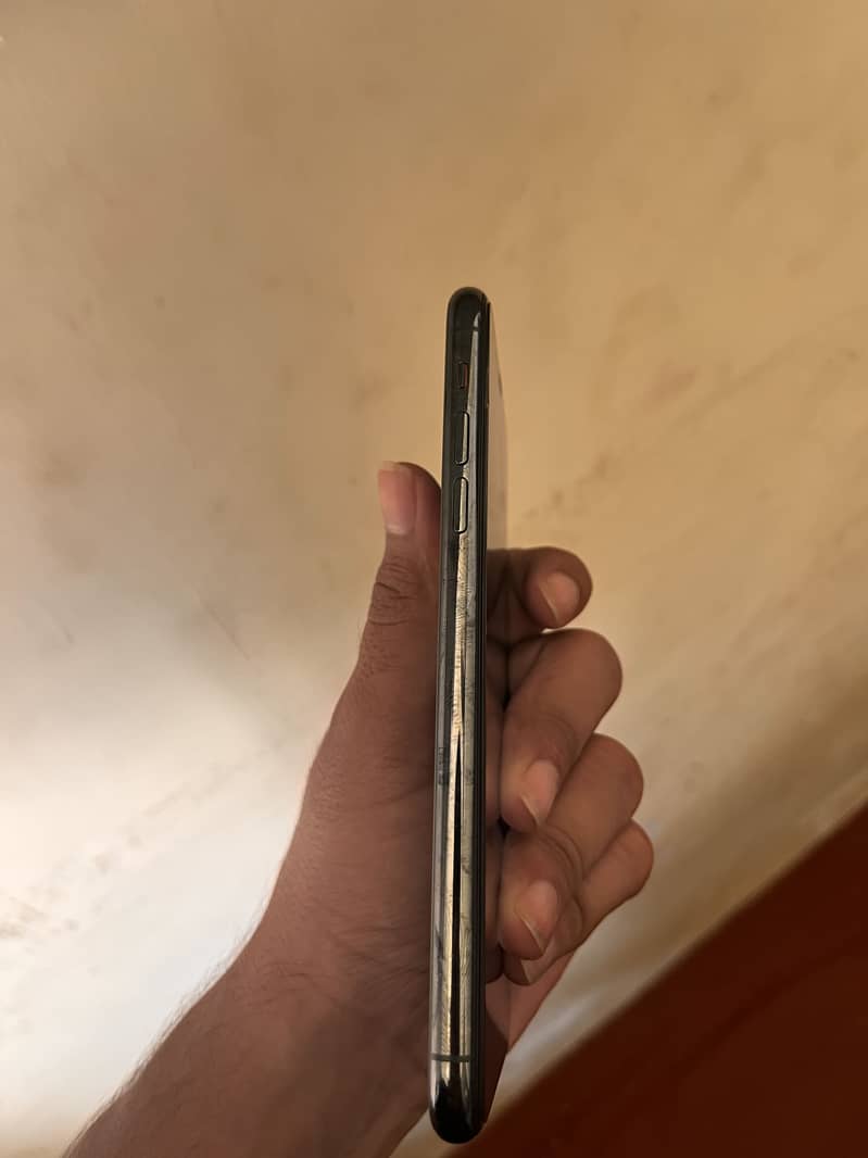 Apple iPhone 11 Pro Max 3