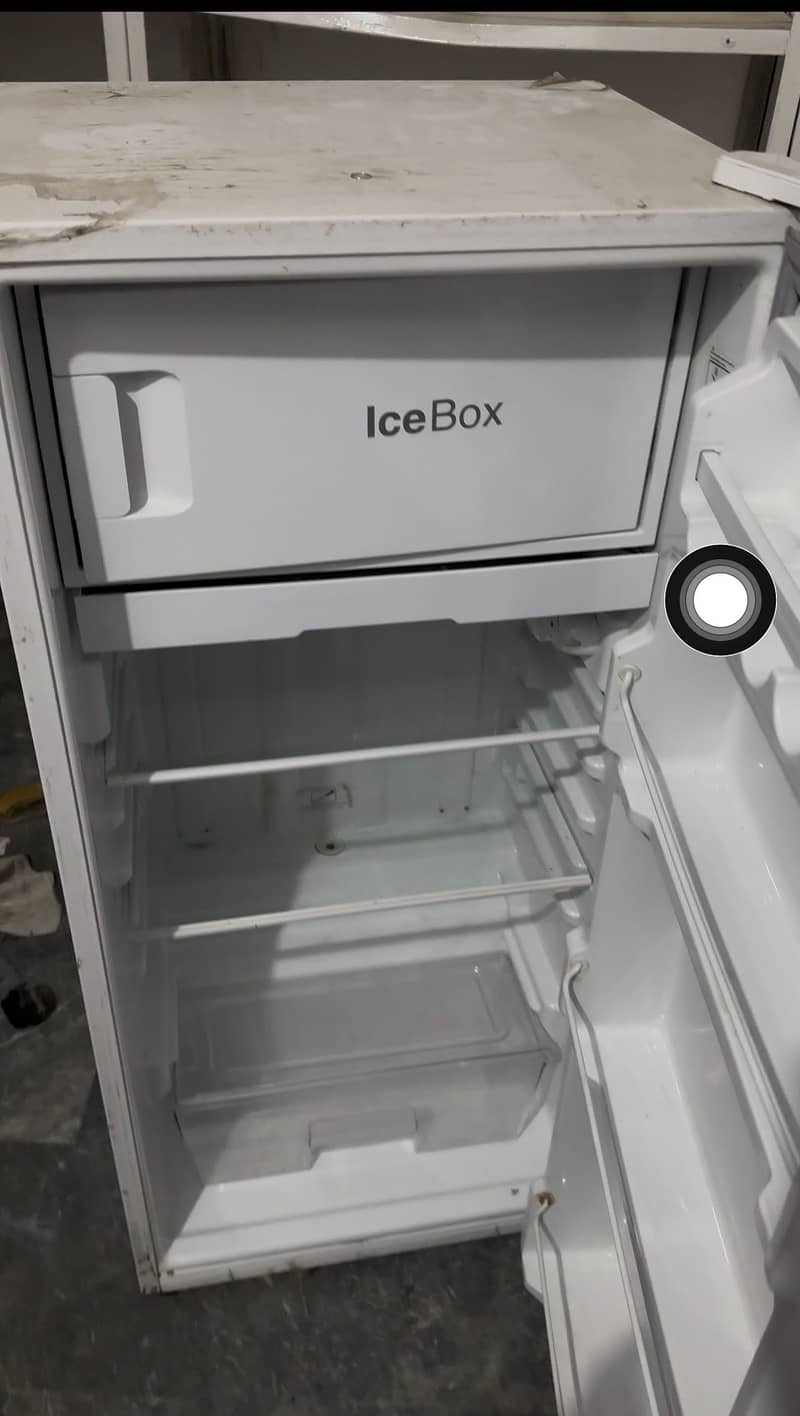 Dawlance fridge 1