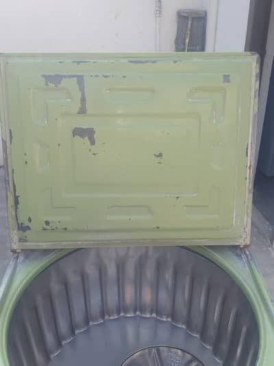 Lohay ki bahari achi condition wali washing machine