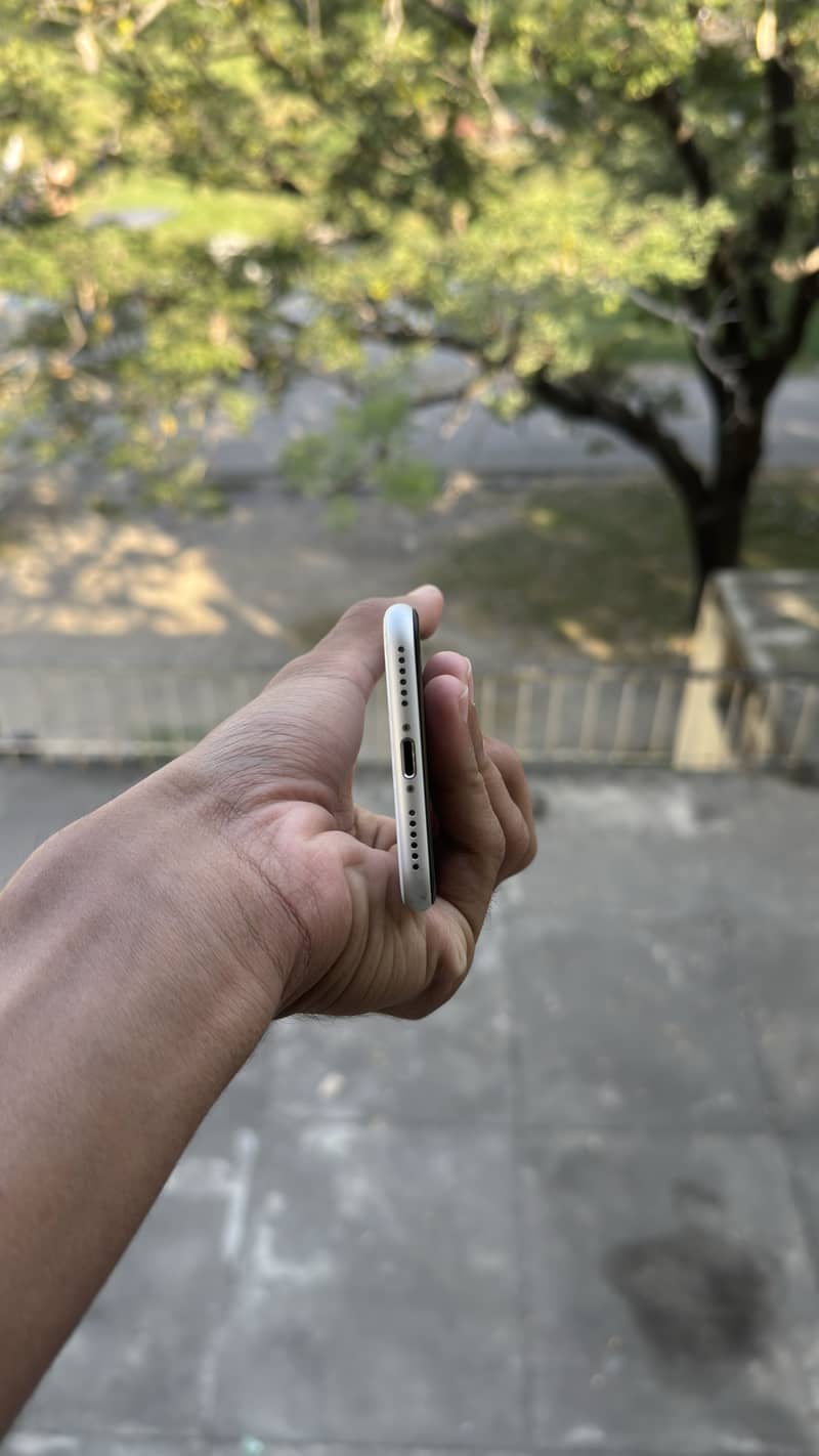 Apple iPhone SE 3