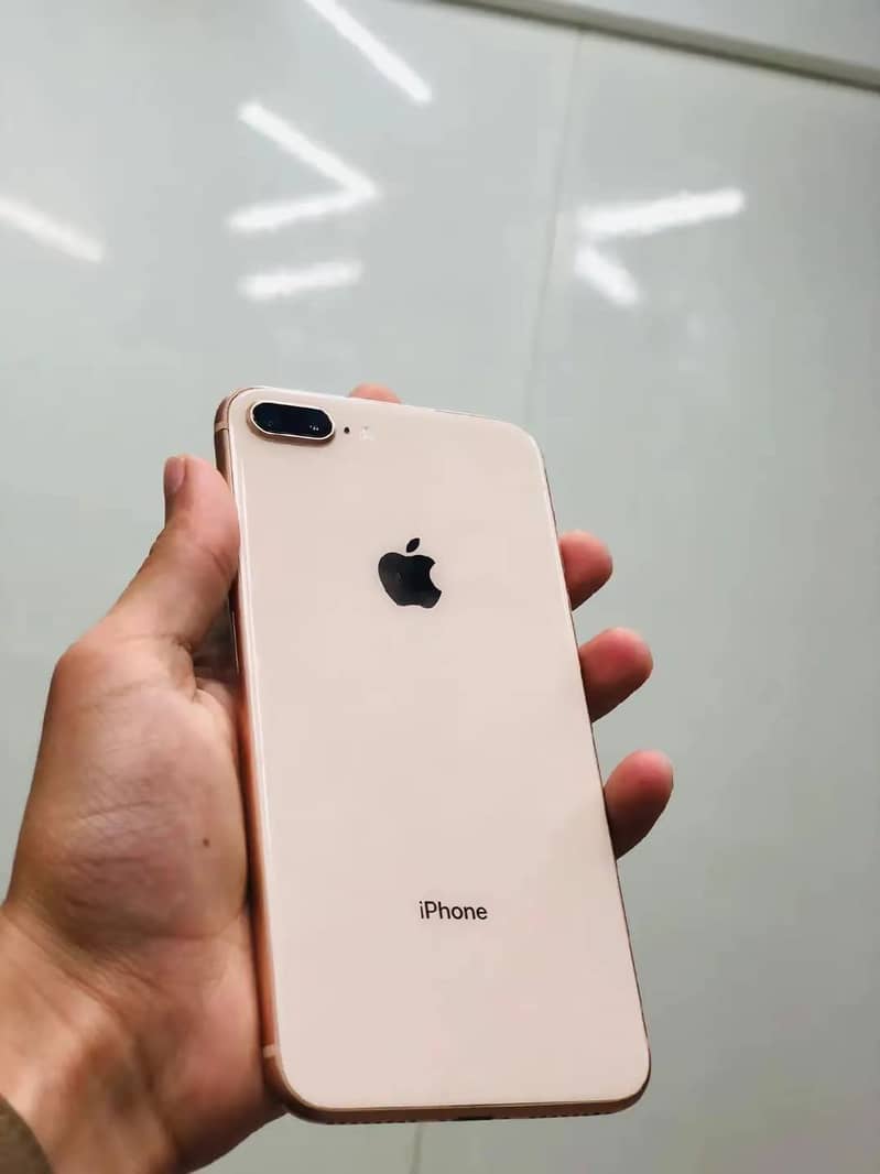 Apple iPhone 8 Plus 0