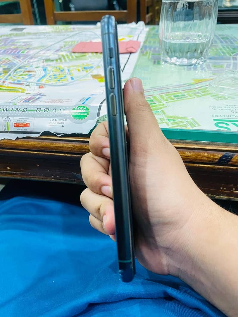 Apple iPhone 11 Pro 1