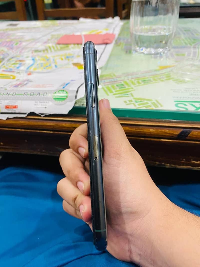 Apple iPhone 11 Pro 2