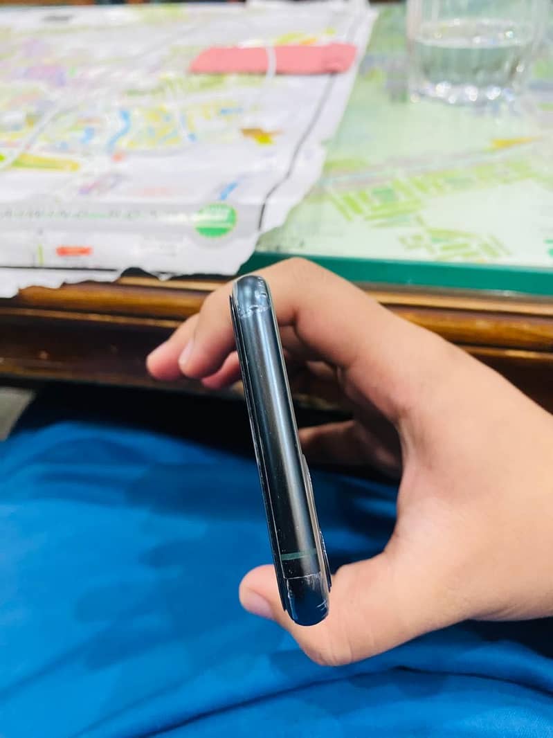 Apple iPhone 11 Pro 3