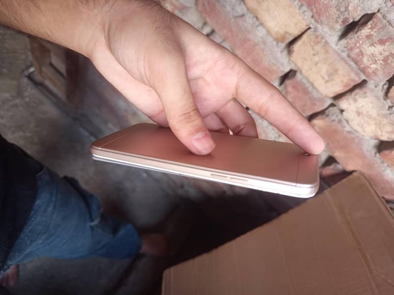 OPPO A57 2
