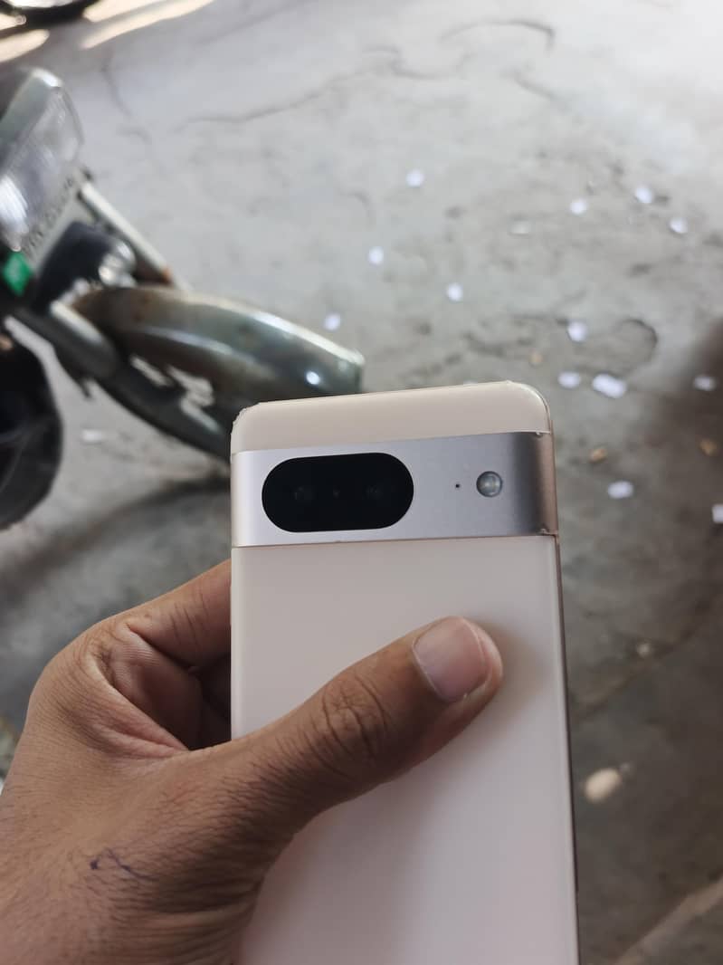 Google Pixel 8 1