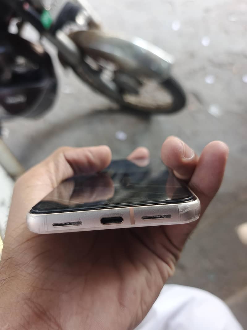Google Pixel 8 2