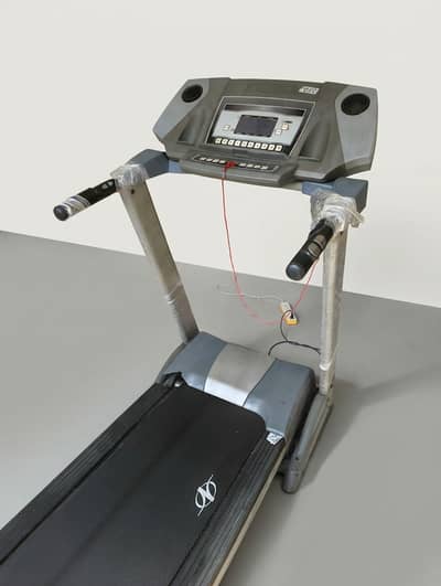 Slim Line Treadmill – Auto Incline, New Belt & New Card