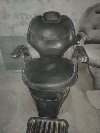 salon chair in Lahore