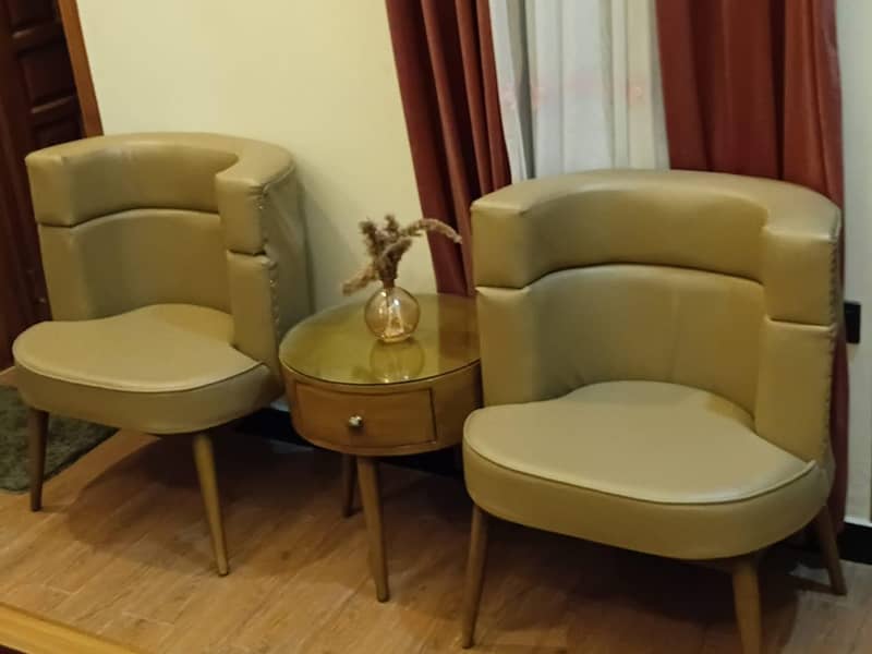 2 coffee chairs 1 table 0
