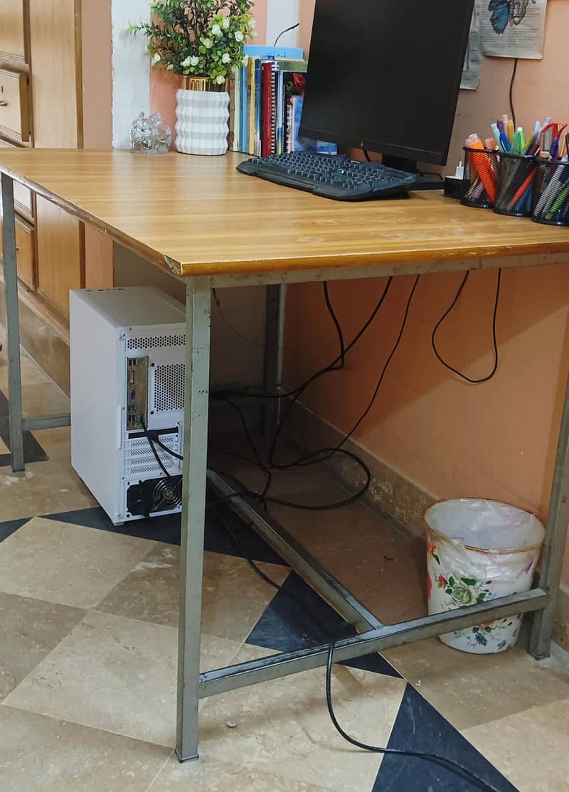 Study Table 0