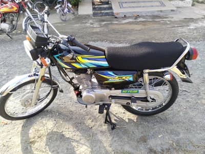 Honda 125 Black