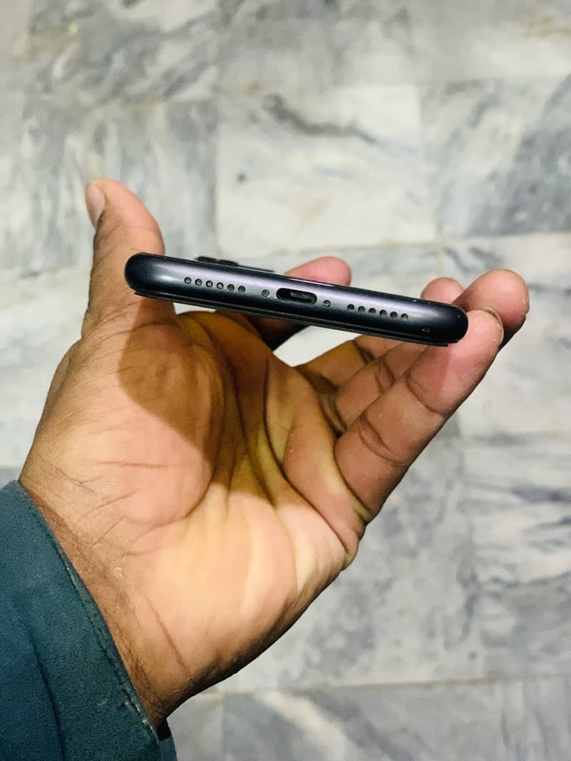 Apple iPhone 11 6