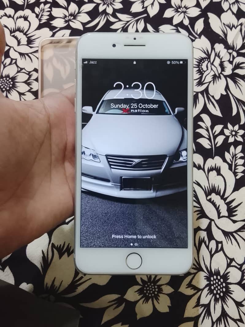 Apple iPhone 7 Plus 0