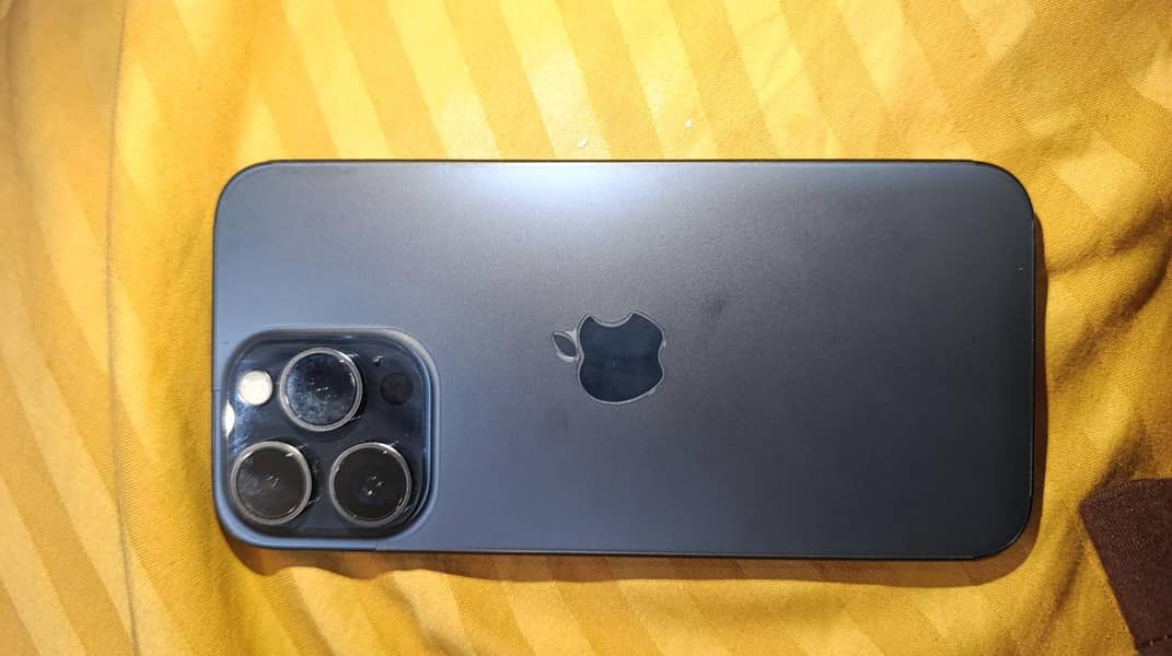 Apple iPhone 15 Pro Max 0
