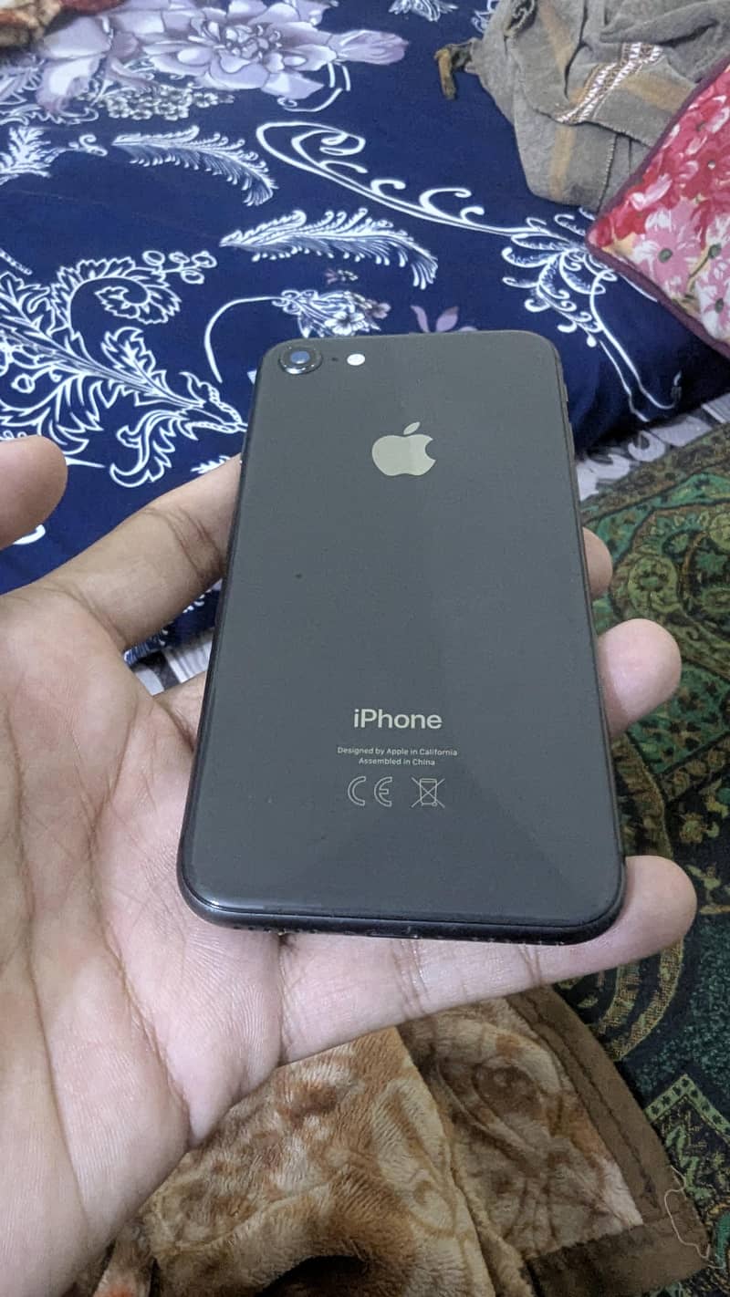 Apple iPhone 8 6