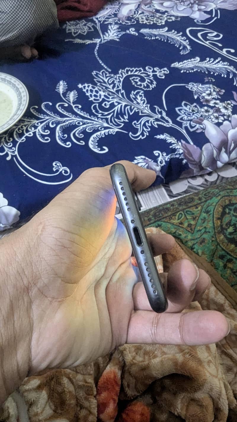 Apple iPhone 8 8