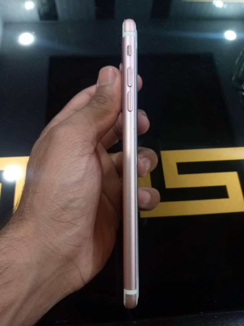 Apple iPhone 7 Plus 2